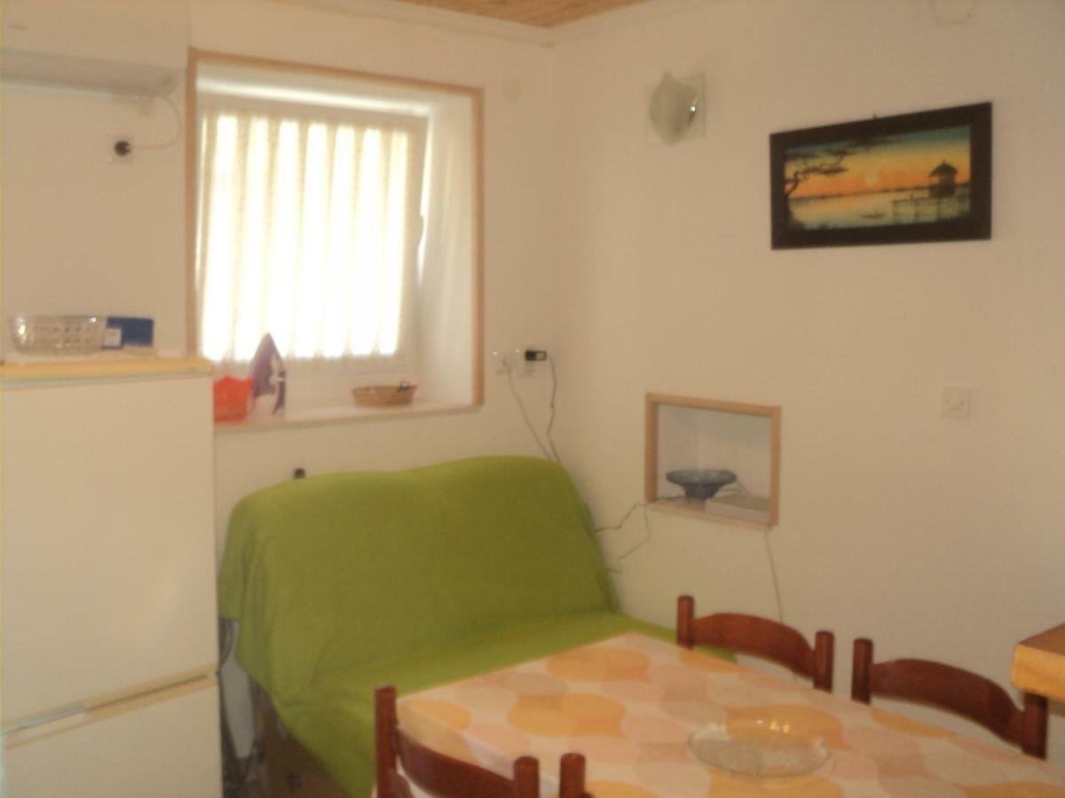 Appartement Studio Apartman Kastel Kambelovac à Kaštela Extérieur photo